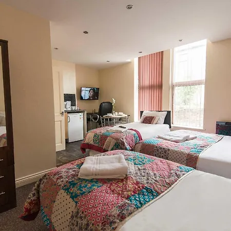 Snooze * Bradford (West Yorkshire)